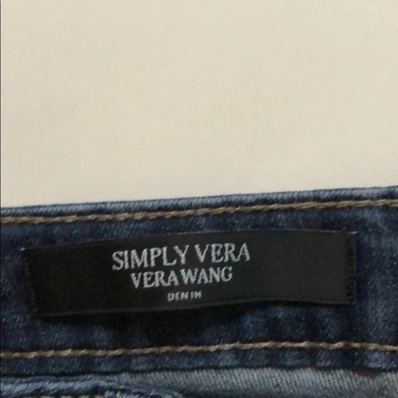 Simply Vera, capri mid rise jeans, size 4.....👖👖 (1) - Picture 4 of 16